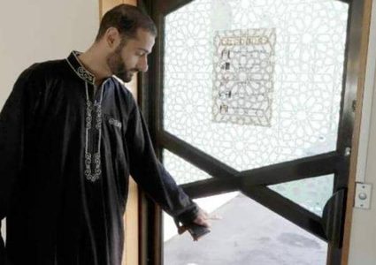 خلل باب الطوارئ تسبب بمقتل 17 شخصا بمذبحة مسجد النور