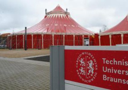 ألمانيا..طلبة الهندسة والرياضات يذهبون للسيرك بدلا من الجامعة!