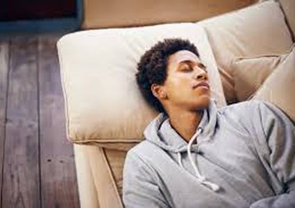 خبراء: النوم السيء يؤثر على الحالة النفسية