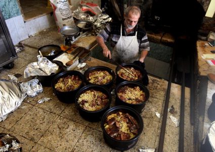 "القدرة التلحمية" محتفظة بنكهتها الفلسطينية في بيت لحم