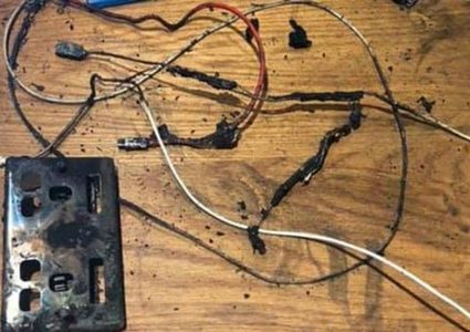 كارثة بسبب شاحن مقلد.. وتحذير رسمي من السلطات