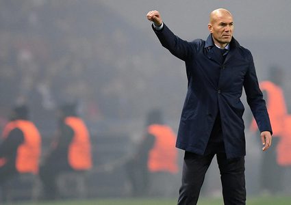 زيدان يجد حل أزمة ريال مدريد في إيطاليا