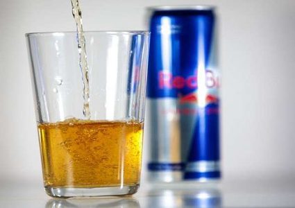 شاب بريطاني أدمن مشروبات الطاقة..والنتيجة صورة مفزعة!