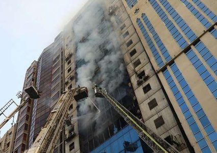 حريق ناطحة بنغلاديش يحصد أرواح 25 شخصا