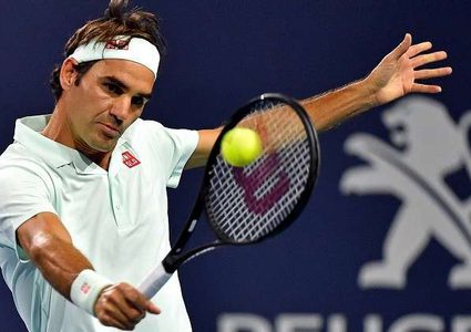 فيدرر يقترب من لقبه الـ4 في بطولة ميامي للتنس