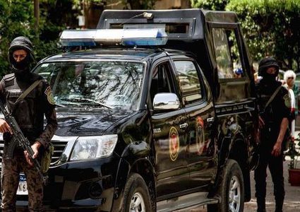 والدان مصريان يقتلان ابنهما لسبب أخلاقي