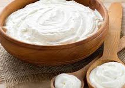 دراسة: تناول الزبادي يحمي من الاجهاض والولادة المبكرة