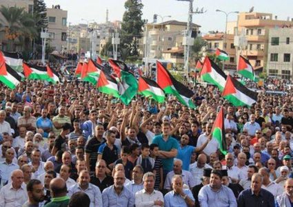 تظاهرة مركزية في سخين بالداخل