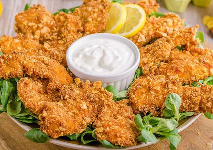 طريقة عمل "التشيكن ستربس" بخطوات بسيطة