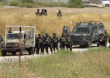 الاحتلال يغلق مدخل النبي صالح شمال رام الله