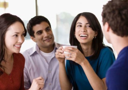 كيف تنهي الحديث وتقول "مع السلامة" من غير ان تحرج أحداً