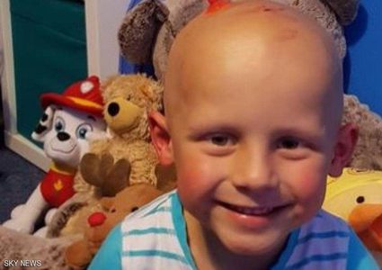 قامرت بتبرعات علاج ابنها من السرطان.. وحكم قضائي "صادم"