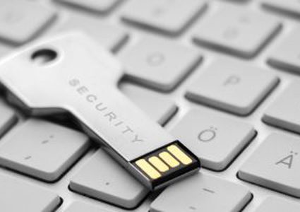 جوجل تتيح لمستخدميها استعمال "مفتاح الآمان" على فاير فوكس و إيدج