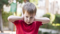 مرض التوحد أنواعه وطرق علاجه