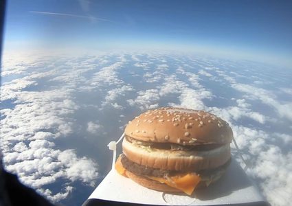 السماء تمطر "برجر" في لندن!