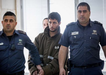 سلطات الاحتلال تجمد قرار هدم منزل الأسير إرفاعية