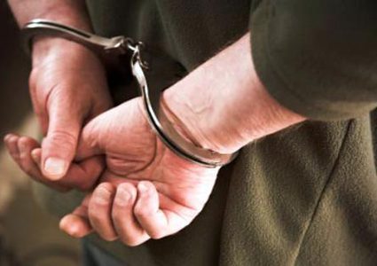 الشرطة تقبض على متهمين بالسرقة في رام الله