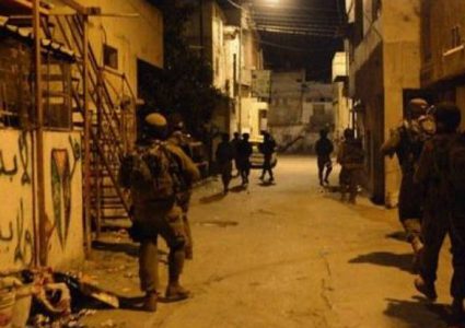 اعتقالات ومداهمات في الضفة الغربية