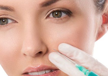 خلال دقائق.. غيِر شكل أنفك بـ"إبرة"