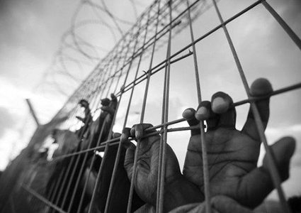 5 أسرى يدخلون أعوامًا جديدة داخل سجون الاحتلال