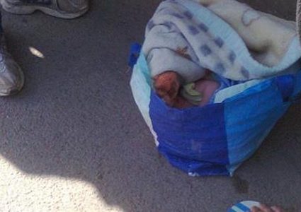 العثور على رضيعة ملقاة أمام مسجد في حلحول