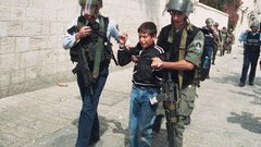 قوات الاحتلال تعتقل طفلا من دير نظام