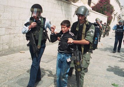 قوات الاحتلال تعتقل طفلا من دير نظام