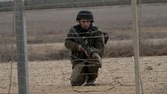 قوات الاحتلال تعتقل 3 شبان بزعم اجتياز السياج الفاصل