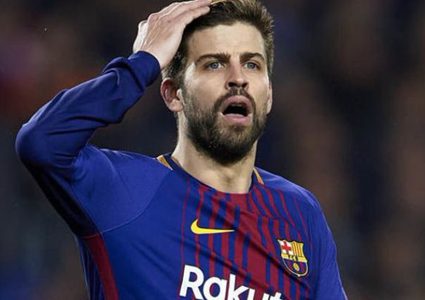 بيكيه يحرج دفاع برشلونة