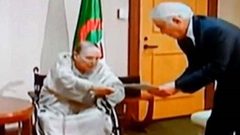 تفاصيل ليلة التنحي في الجزائر ... هكذا انتهى زمن بوتفليقة