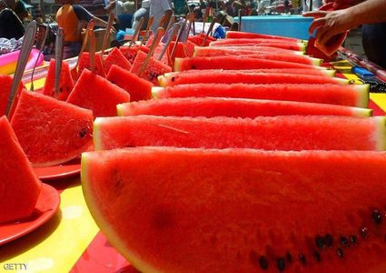 6 أطعمة قد تغنيك عن الماء "طوال اليوم"