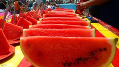 6 أطعمة قد تغنيك عن الماء "طوال اليوم"