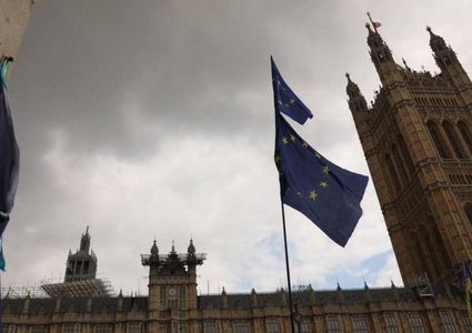 مجلس العموم البريطاني يقرّ تأجيل بريكست