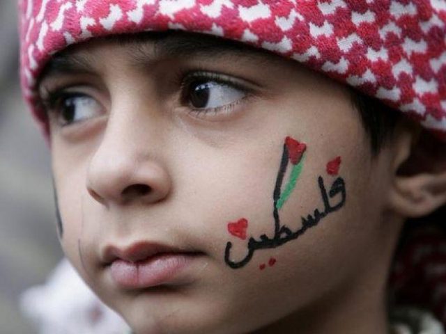 أكثر من نصف مليون طفل فقير في الضفة وغزة