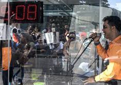 مطرب يغني لمدة 106 ساعات متواصلة!