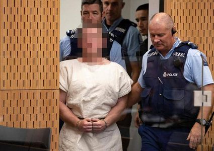 ناجون يواجهون إرهابي نيوزيلندا