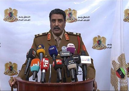 الجيش الليبي يؤكد سيطرته على مطار طرابلس