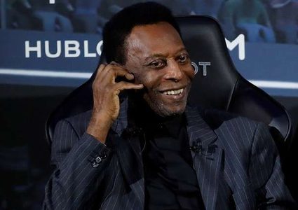 صحة بيليه تتحسن تدريجيا بعد دخوله المشفى