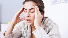 علاج صداع الرأس بالمسكنات والماء