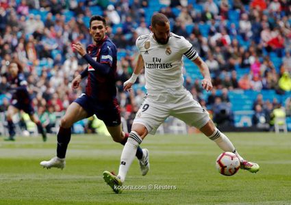 ريال مدريد يتجنب فخ إيبار بثنائية بنزيما