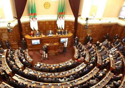 البرلمان الجزائري يجتمع للمصادقة على شغور منصب الرئيس