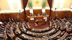 البرلمان الجزائري يجتمع للمصادقة على شغور منصب الرئيس
