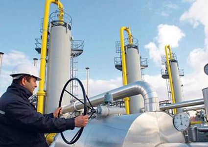 إيران تعد العراق بتوسيع تجارة الطاقة والغاز