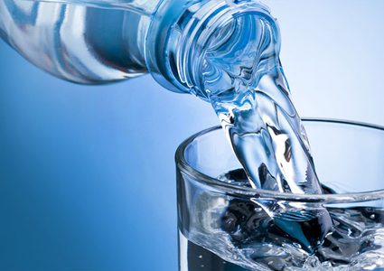 الإفراط في شرب الماء قد يصيبك بهذا المرض