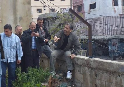 البدء بإعادة بناء الحائط الجنوبي لمقبرة مخيم البريج الشمالي