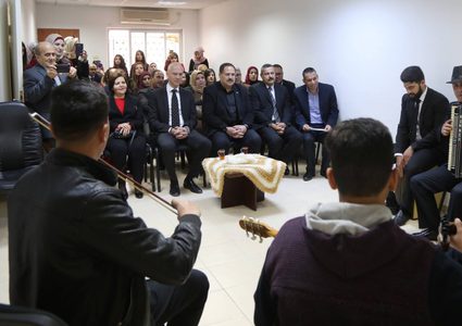 صيدم يفتتح المدرسة الوطنية للموسيقى والدراما والفنون