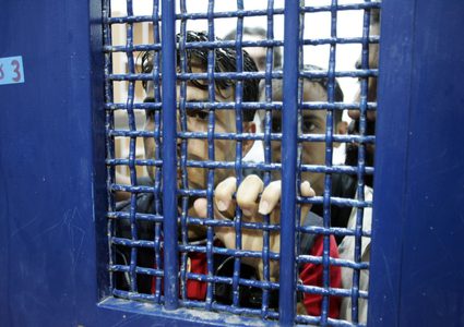 الكشف عن تمديد "المفاوضات"  للرد على مطالب الأسرى