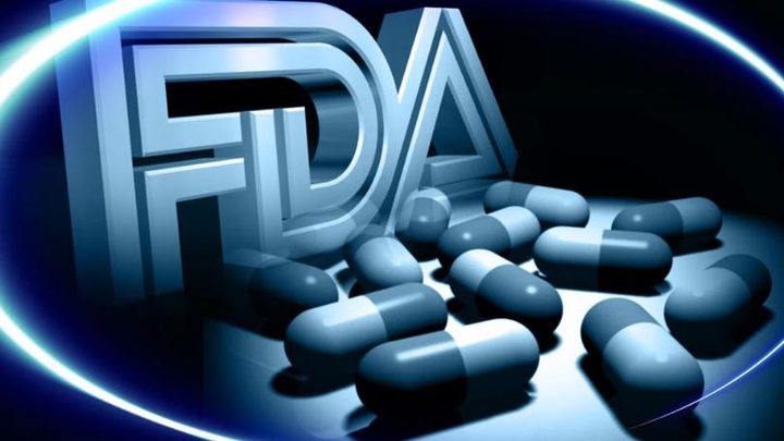 “FDA” تحذر من نكهات جديدة للسجائر الإلكترونية تسبب التهاب الرئة