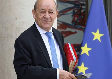 لودريان: لا يمكن أن يستمر وضع بريكست إلى ما لا نهاية