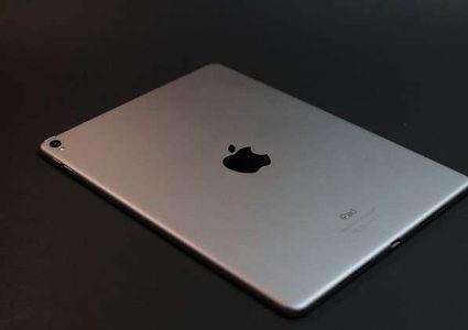 أجهزة "آبل" الذكية تضعها في مأزق جديد